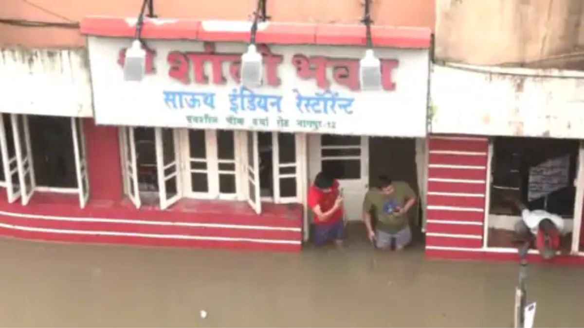 nagpur-floods-heavy-rains-ambajhari-dam-overf-flow-casualties-rescue-operations-ndrf-sdrf-maharashtra-weather-updates